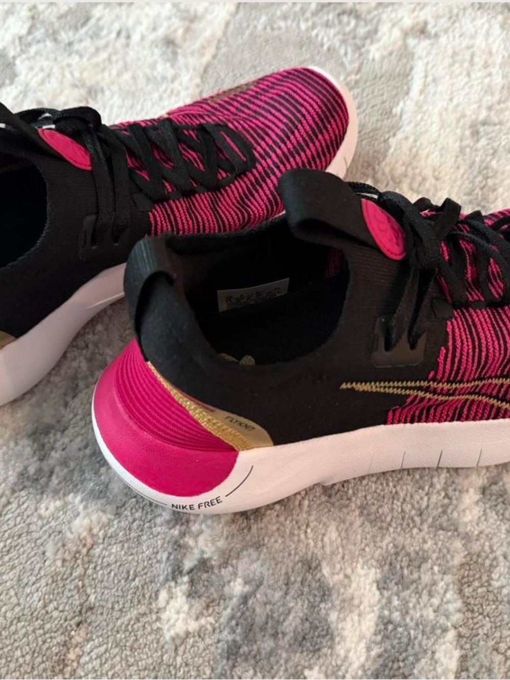 Nike Women’s Free Run Next Nature Flyknit – Black & Pink Running Shoes